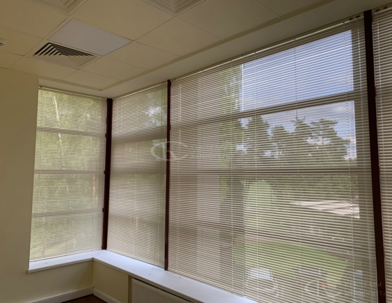 Горизонтальные алюминиевые жалюзи